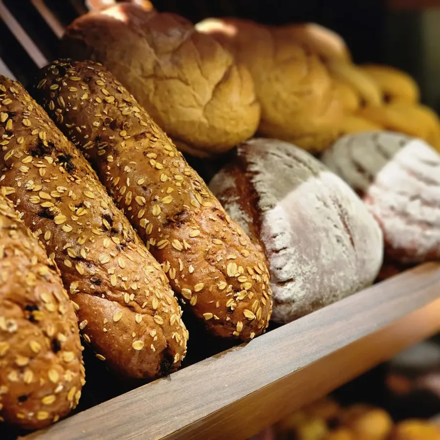 Khay bánh mì mới ra lò